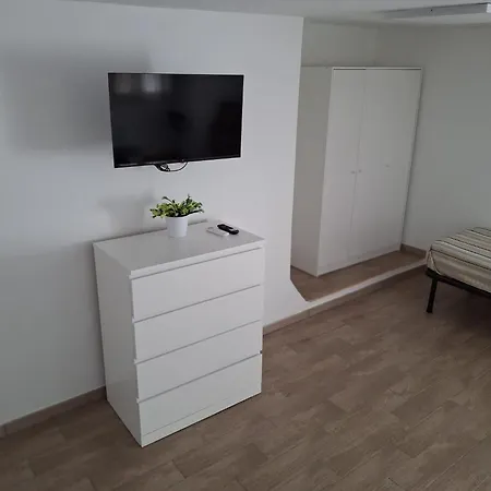 Salvatore Tommasi 43 Centro Storico Apartament